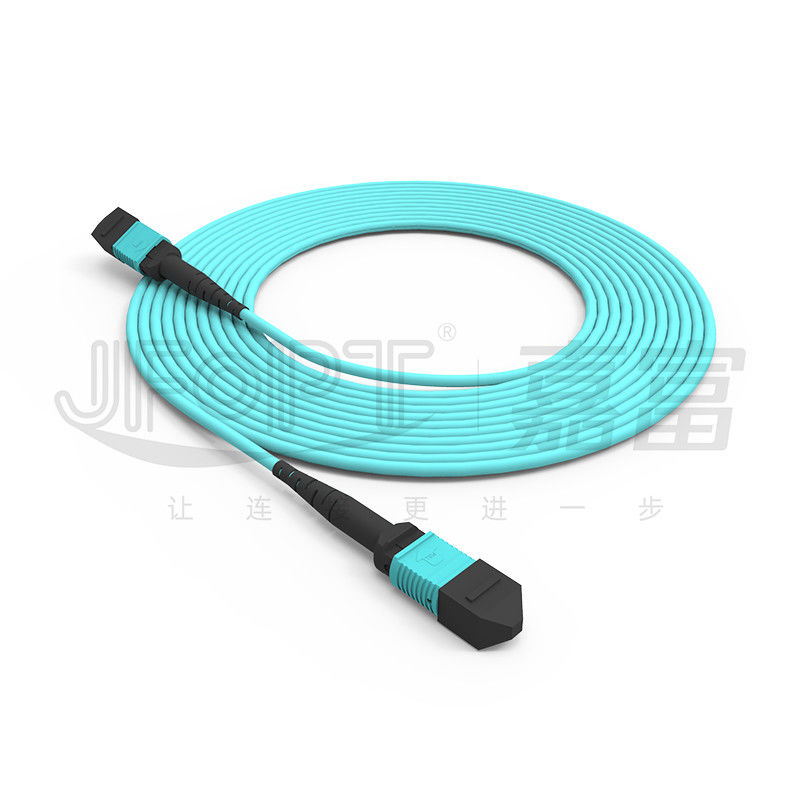 10 กิ๊กบิต MPO patch cord การเชื่อมต่อที่รวดเร็วสําหรับการเชื่อมต่อสัญญาณออปติกในห้องคอมพิวเตอร์
