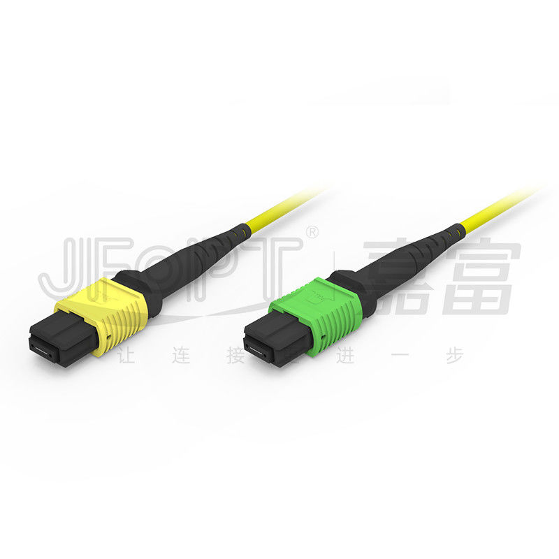 10 กิ๊กบิต MPO patch cord การเชื่อมต่อที่รวดเร็วสําหรับการเชื่อมต่อสัญญาณออปติกในห้องคอมพิวเตอร์